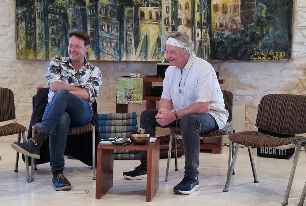 Dr. Tilo Hildebrandt und Dr. Christoph Quarch geben zu Beginn des Conviviums erste Inspirationen und lauschen anschließend gespannt den Beiträgen der Teilnehmenden.