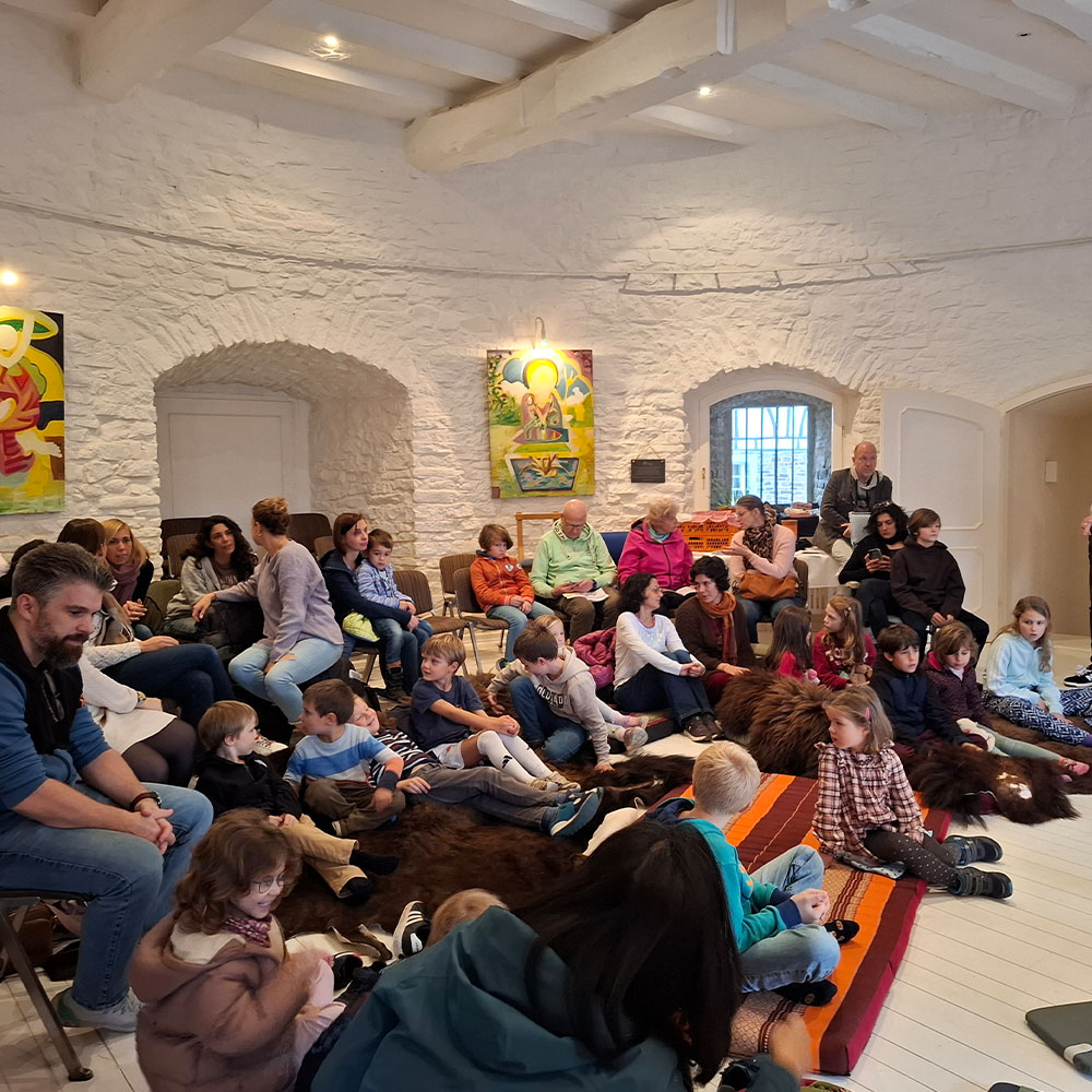 Im Rahmen von Käpt'n Book hat die Autorin Susanne Orosz Geschichten über die Erde, das Graben und Entdecken für Kinder vorgestellt