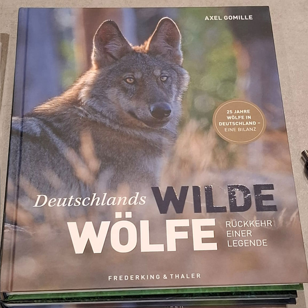 Buchcover "Deutschlands wilde Wölfe" von Axel Gomille