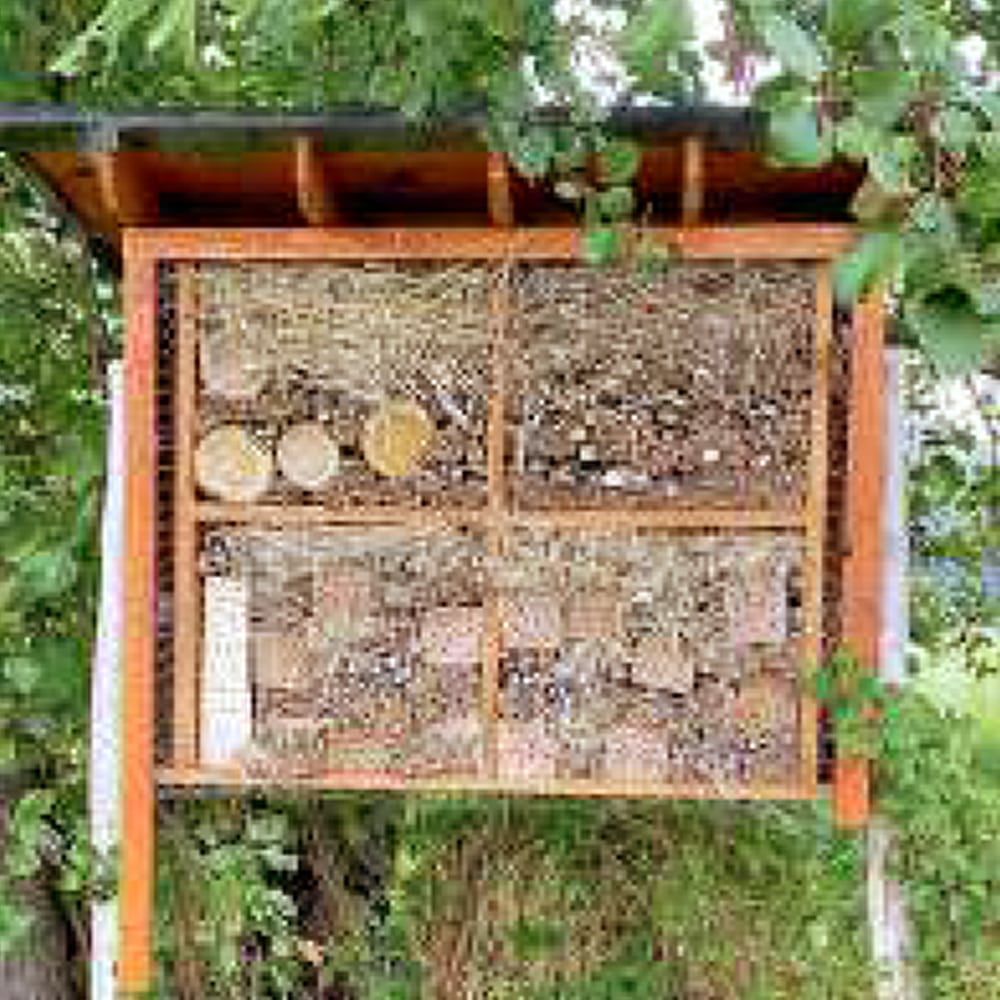 Erdheilungsplatz Insektenhotel